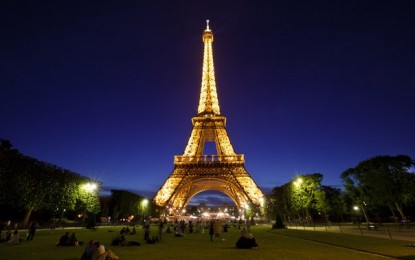 O vizita la Turnul Eiffel